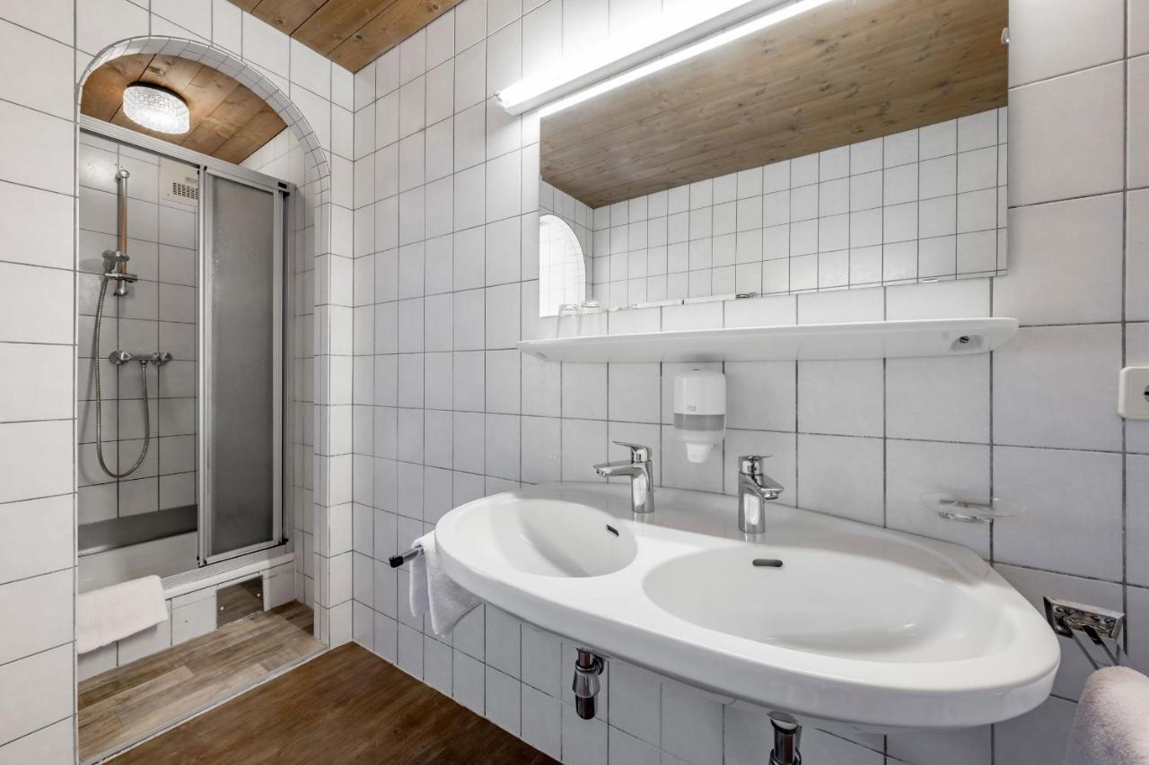 Gasthof Schroll Kirchbichl Exteriör bild